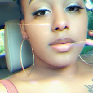 Meet your Posher, Chanel